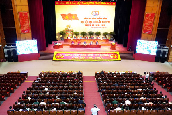 https://www.quangbinh.gov.vn/3cms/upload/qbportal/Image/TintucSuKien/2020/10/dai-hoi-6.jpg