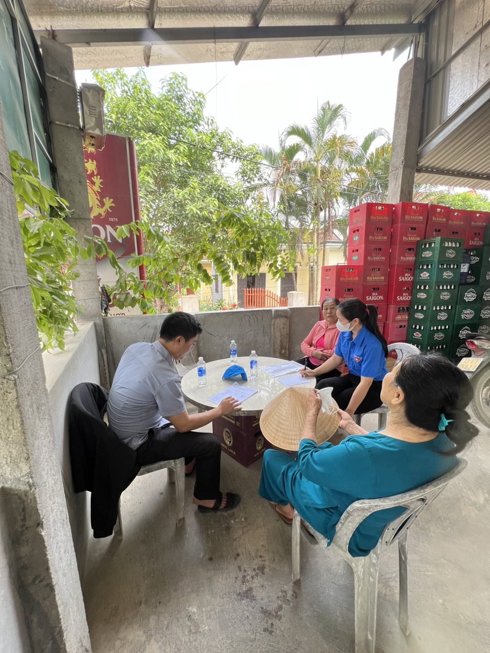 Lấy phiếu trực tiếp tại Hộ gia đình ở thôn Nam Thủy, xã Quảng Thủy- Ba Đồn